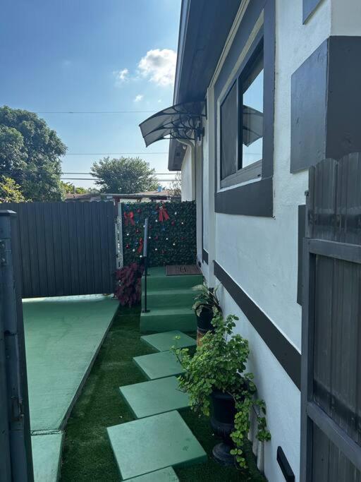 Apartment Cozy Apartment, With Separate Entrance Miami